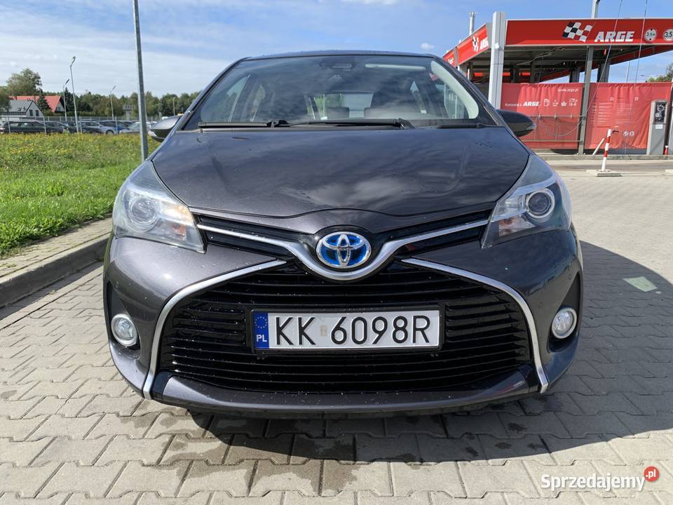 TOYOTA YARIS HYBRID AUTOMAT SALON POLSKA 75KM