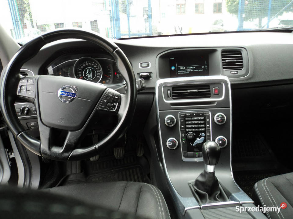 Volvo V60 sprzedam ładne VOLVO V60 16 B 150 STAN lubelskie Lublin
