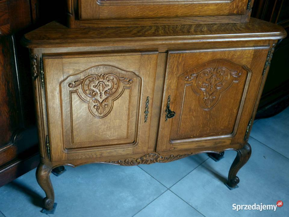 Piękna narożna witryna ludwikowska sklep Dąbrowa Meble