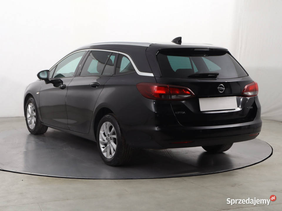 Opel Astra 14 T kamera cofania