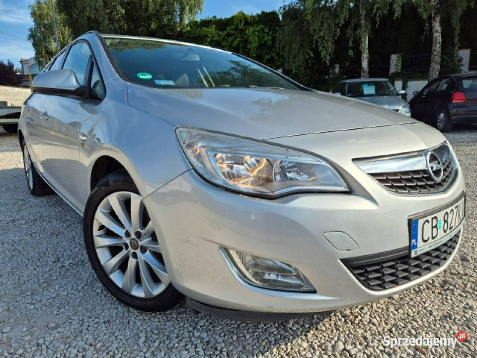 Opel Astra Cosmo Grzane fotele140 J 20092019