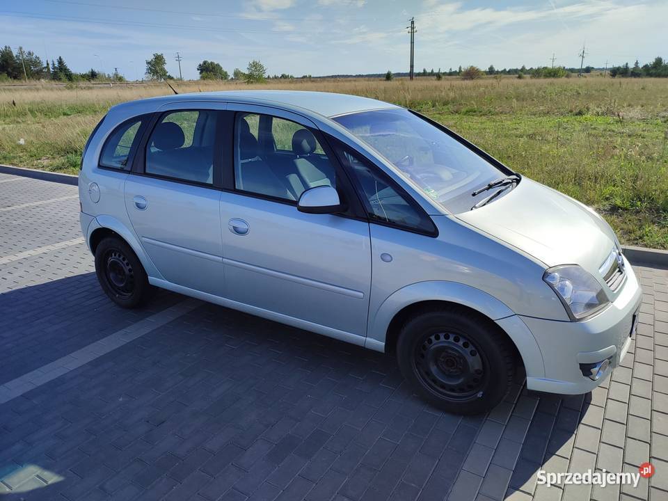 Opel Meriva bogate wyposażenie 8 opon nowy Samochody osobowe