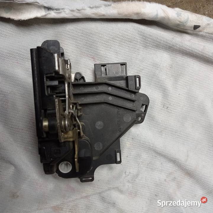 ZAMEK DRZWI LEWY PRZÓD EU A3B1837015 AUDI SEAT