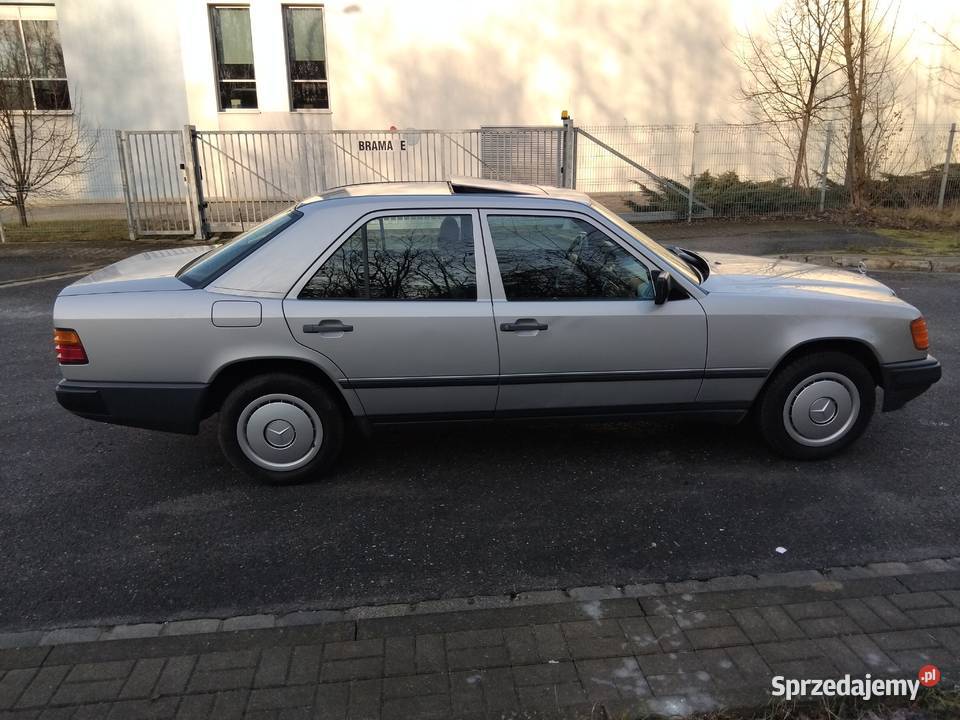 Mertcedes W 124 230E Bez korozji ładne wnętrze