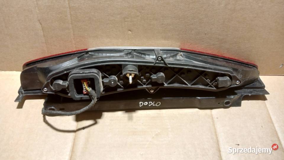 FIAT DOBLO I VAN LAMPA TYŁ PRAWA Zbierkowo
