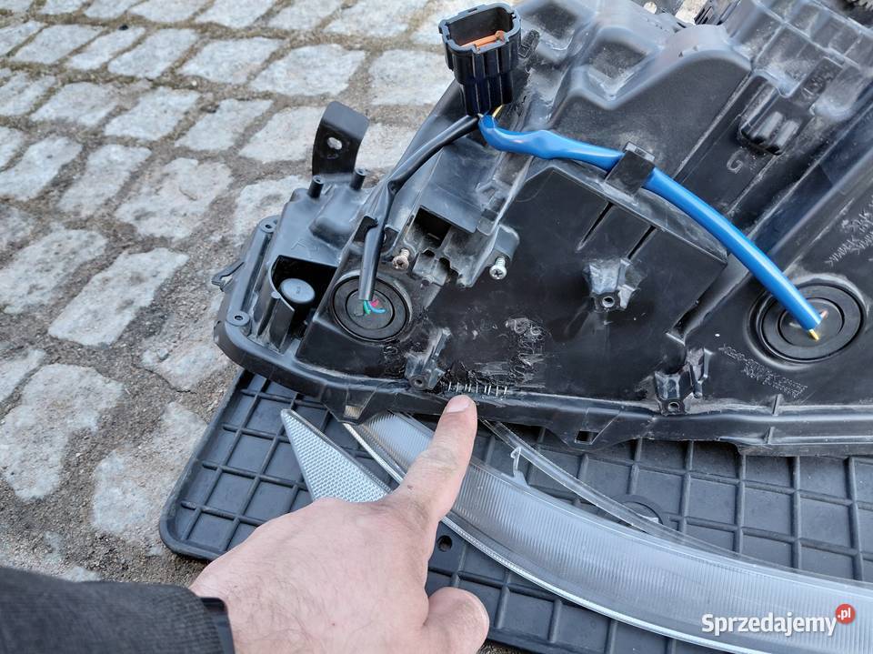 Reflektor prawy dawca infinti q50 V37 Białystok