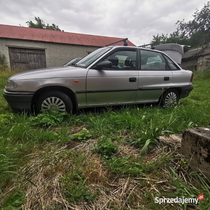 Zadbany opel Astra 14 gaz 8v Astra Annopol