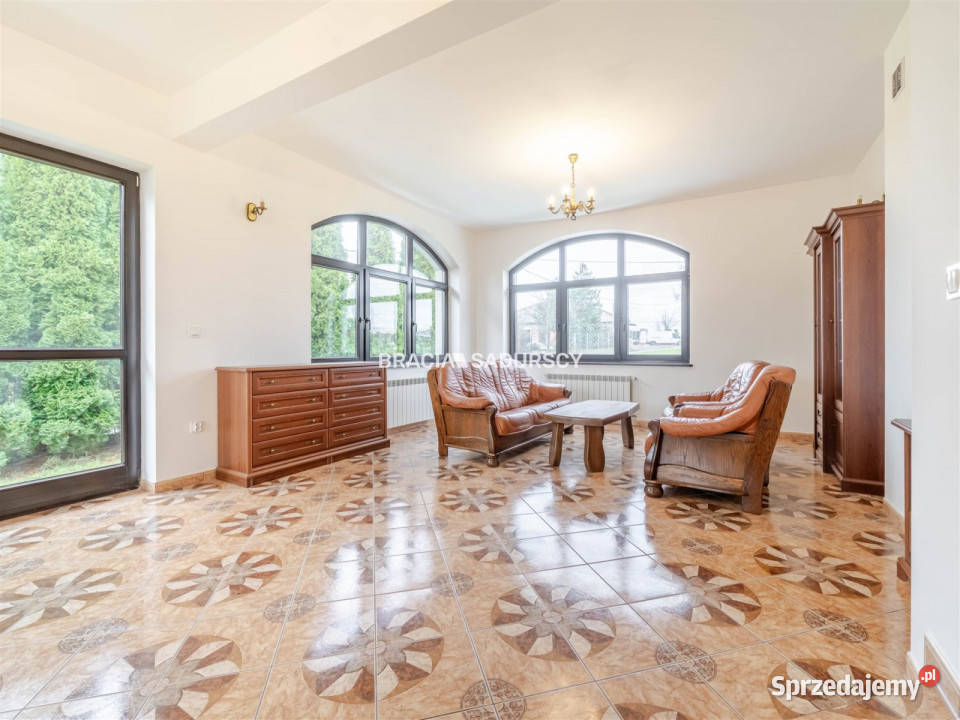 Dom wolnostojący Krzyszkowice 205m2 asfalt