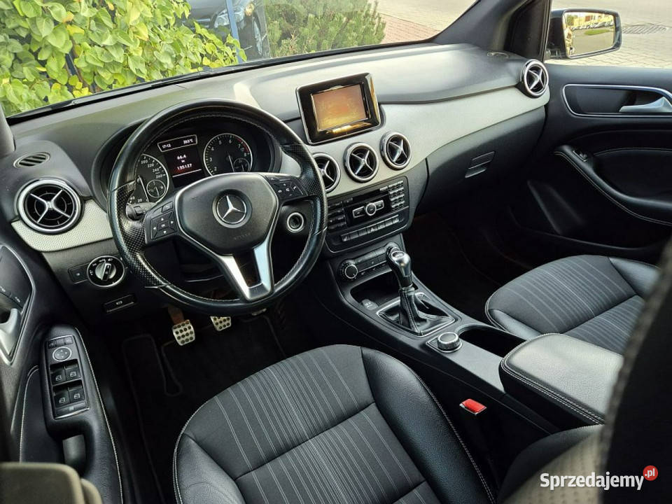 Mercedes B 180 zadbany GWARANCJA nawigacja nieuszkodzony Warszawa
