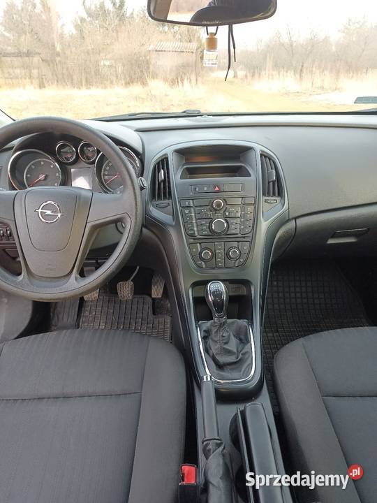 Opel Astra 2012 kupiony w Polsce Rudki