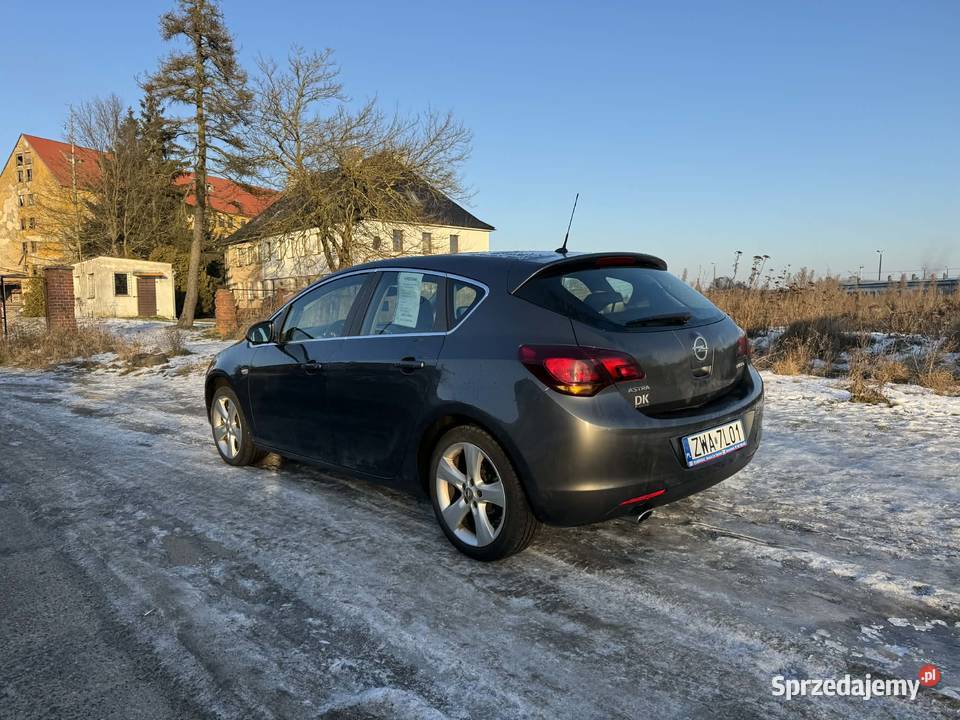 Opel Astra 14T 140 2010r benzyna Szczecinek
