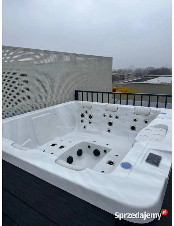 Jacuzzi Discovery 6 osobowe dostępne ręki Jacuzzi Rzeszów