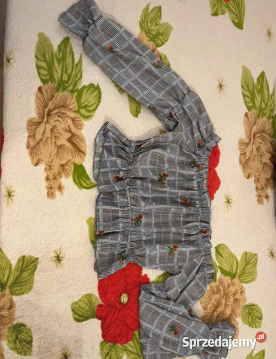 Szara bluzka z odkrytymi ramionami modna na szary/srebrny Łódź