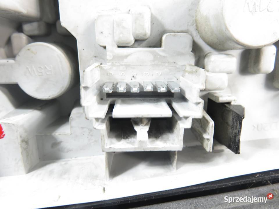 LAMPA PRAWA TYLNA RENAULT MODUS 8200658413R sprzedam