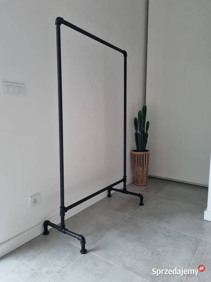 wieszak stojący w stylu industrialnym Bydgoszcz