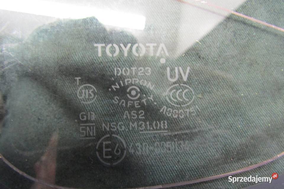 PRIUS III 0915 LIFT SZYBA KAROSERYJNA PRAWY TYŁ