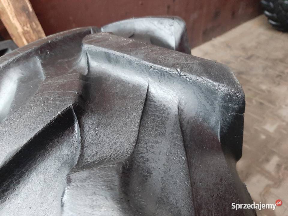 Opona używana rolnicza 124R20 PIRELLI TM200 400 Zaścianki