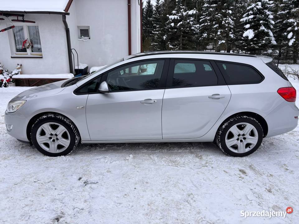 Opel Astra 14 Turbo 140 2010 benzyna Astra Rzeszów sprzedam