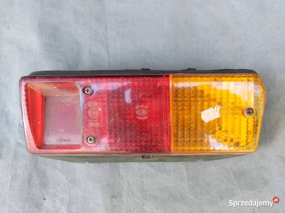 Sprzedam części do Dacii 13001310 lampy przednie sprzedam