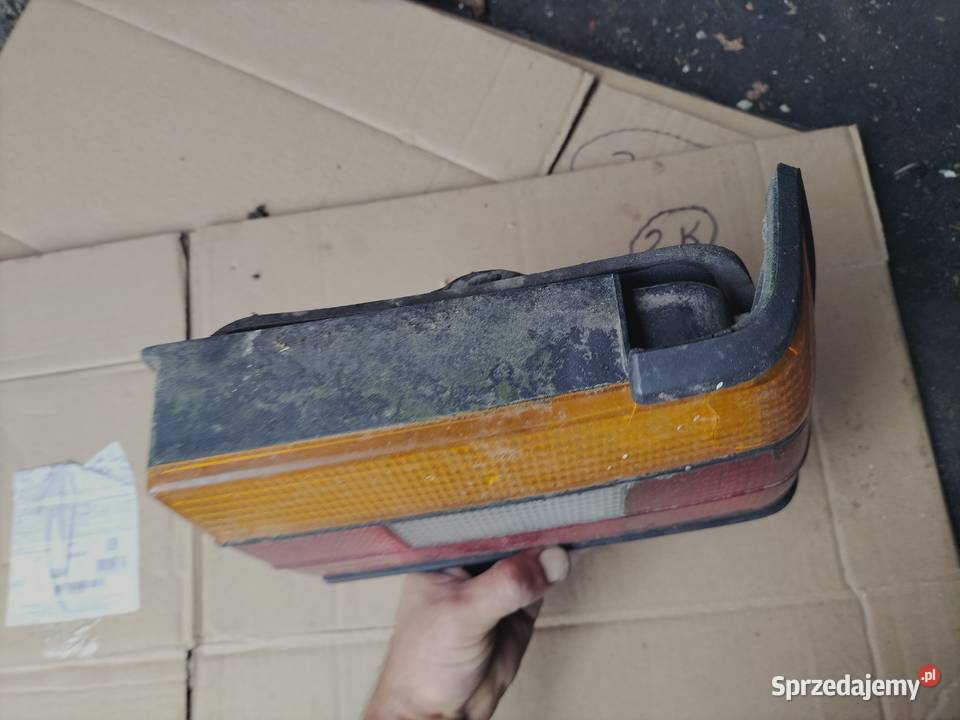 LAMPA TYŁ TYLNA PRAWA WKŁAD LAMPY VW JETTA 2