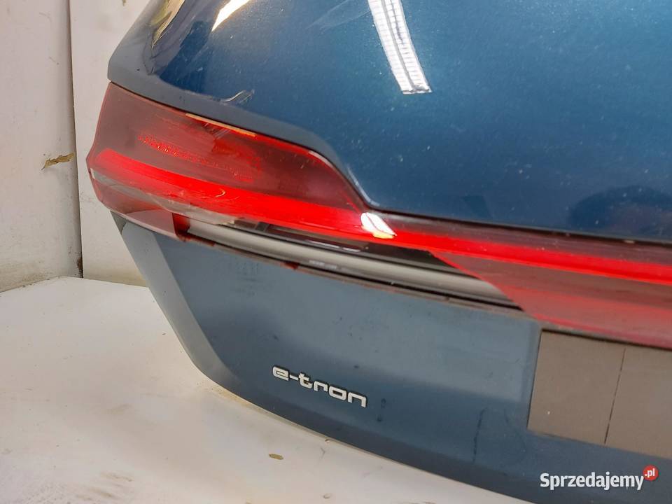 Audi Q8 ETRON SUV 4KE klapa pokrywa bagażnika