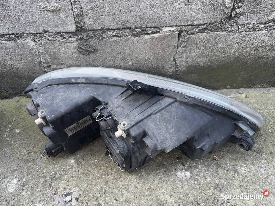 Lampa przód prawa Seat Leon II osobowe wielkopolskie Ostrów Wielkopolski sprzedam