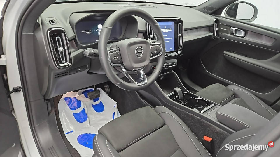 Volvo XC 40 Recharge AWD Ultimate Z Polskiego komputer pokładowy Warszawa