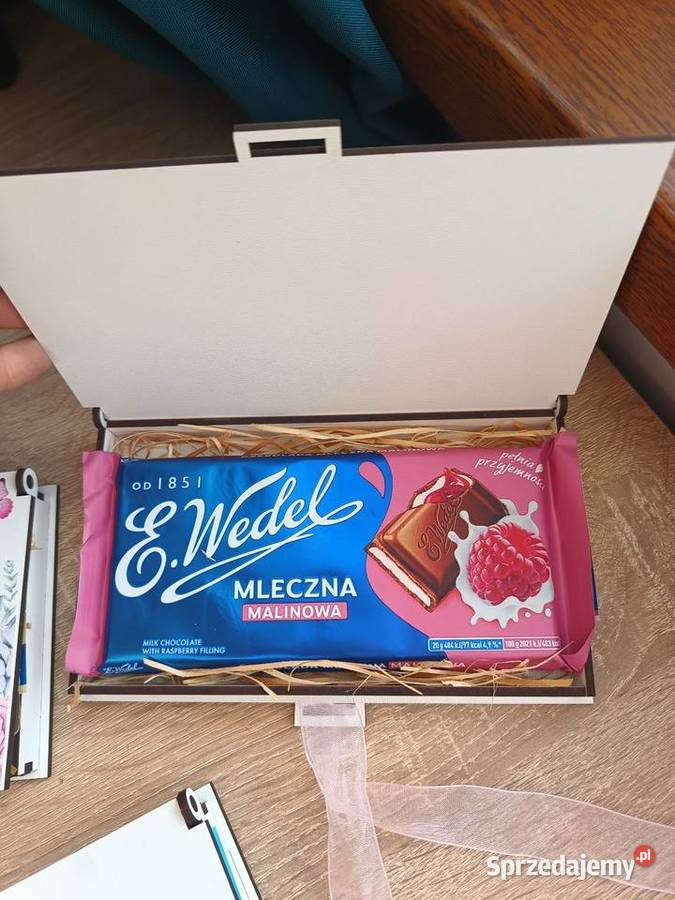 Drewniane pudełko z czekoladą Babci i Dziadka Czekolady i czekoladki Zagórów sprzedam