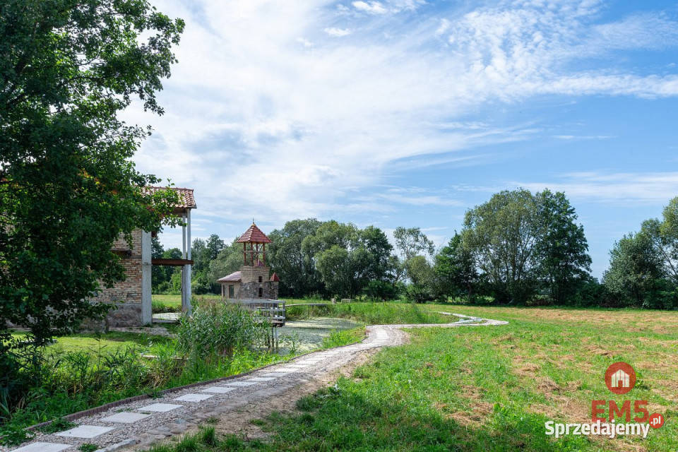 Do sprzedaży lokal 22300 metrów Rzędziany