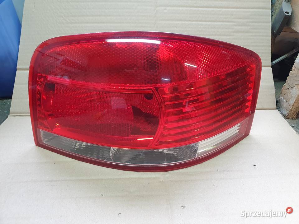 AUDI A3 8P LAMPA PRAWA TYLNA PRAWY TYŁ osobowe