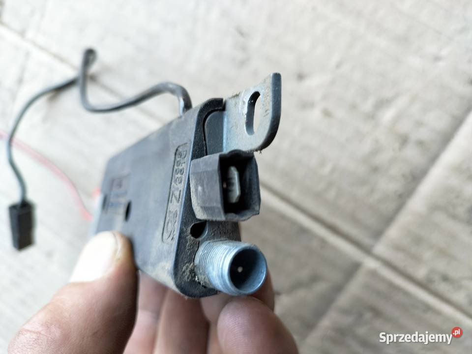 AUDI 80B3 80 B3 80B4 80 B4 893035225G WZMACNIACZ Kamień-Kolonia sprzedam
