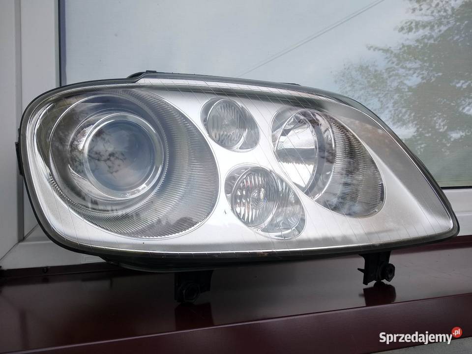 VW Touran 1T0 lampy przednie reflektory przód Sieradz