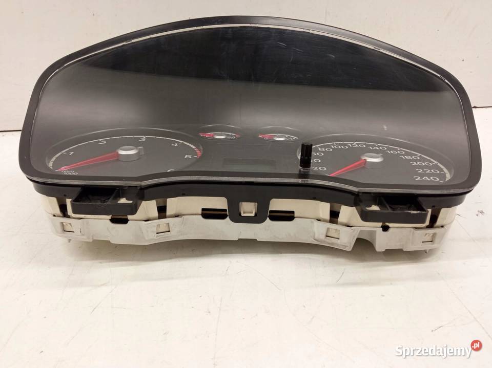 LICZNIK 16 D 89 Ford Focus Mk2 20042011 Rok produkcji 2005 Części samochodowe