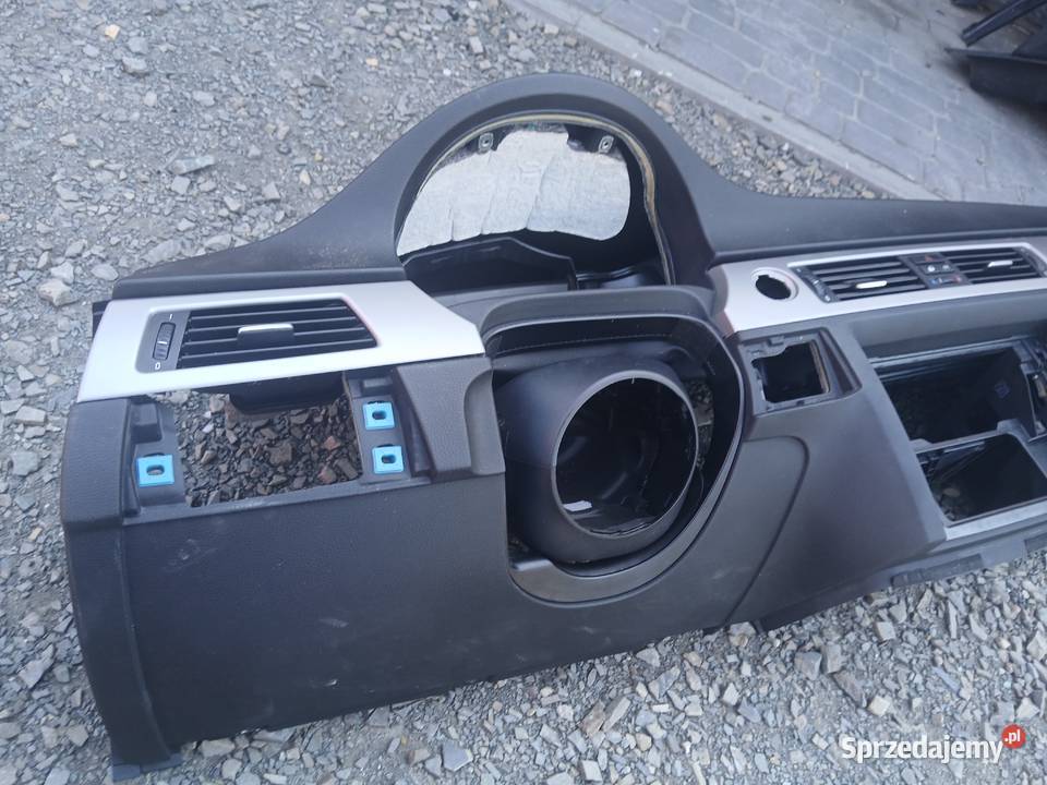 Kokpit konsola deska rozdzielcza poduszka BMW 3 Deski rozdzielcze, konsole małopolskie Radłów sprzedam