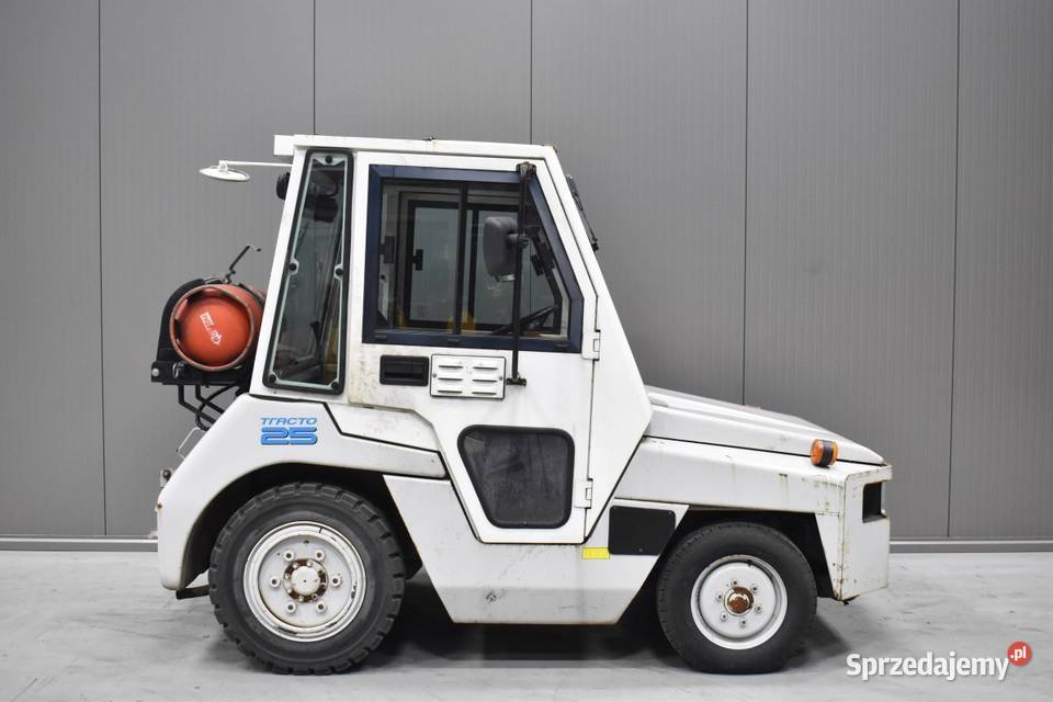 Ciągnik TOWING TRAKTOR TOYOTA 022TG25 LPG Rok produkcji 2016 dolnośląskie Czechy