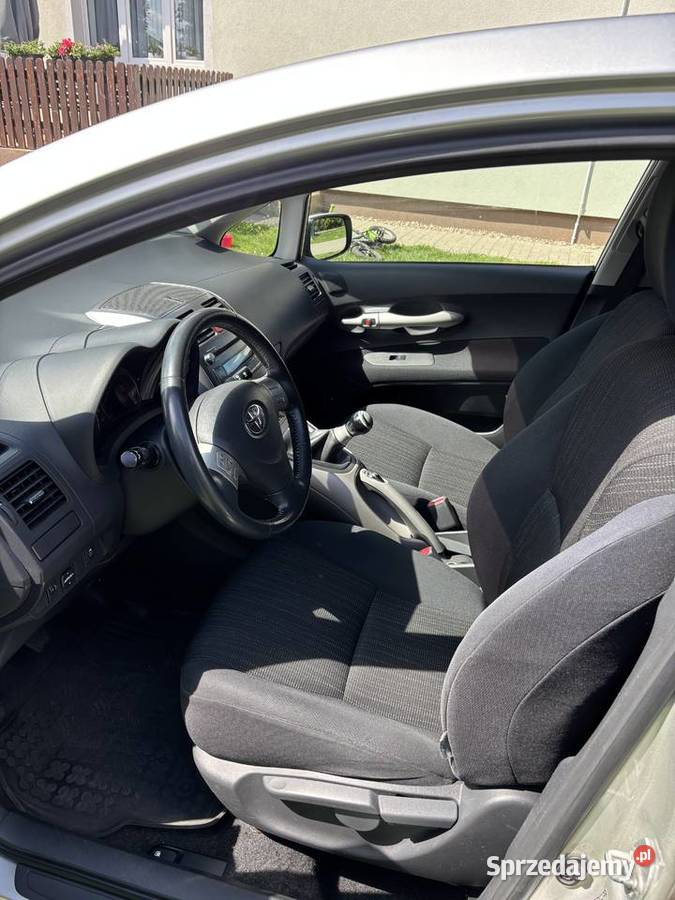Toyota Auris 16 VVTi super stan manualna