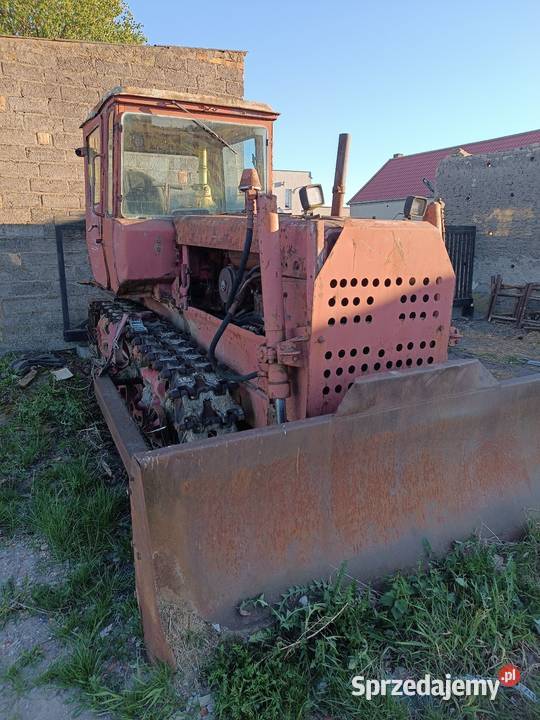 Spychacz gąsienicowy DT 75 wielkopolskie