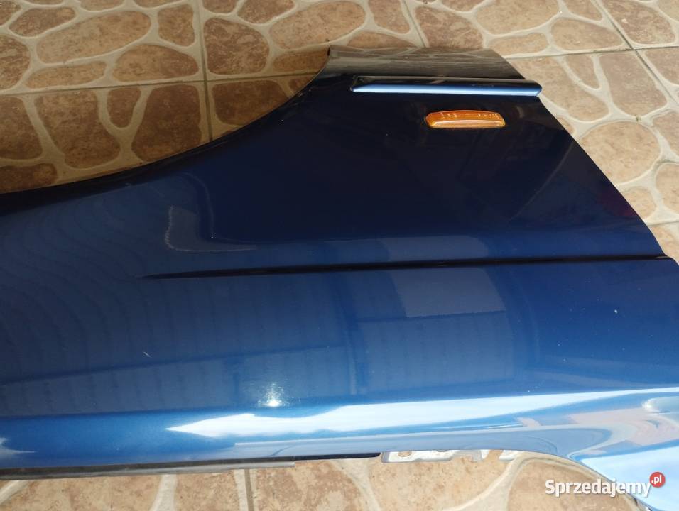 Błotnik przedni prawy BMW E39 turinga Bachów