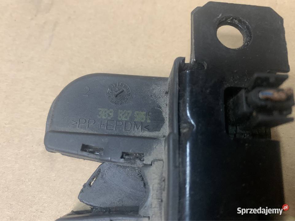 Zamek tylnej klapy 3B9827585 vw passat b5 FL Szczecin