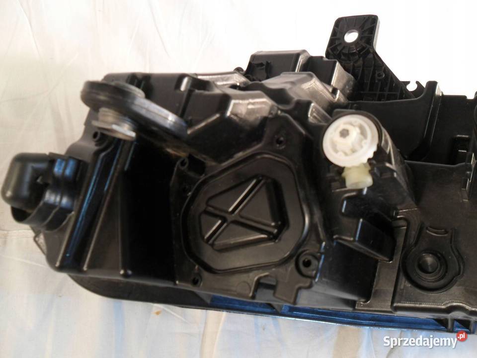 REFLEKTOR PRZÓD STRONA PRAWA SKODA ENYAQ IV prawe