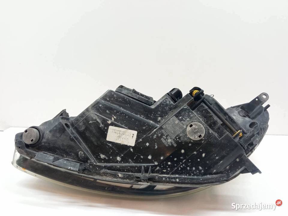 LAMPA PRZÓD PRAWA SOCZEWKA SKRĘTNA EUROPA