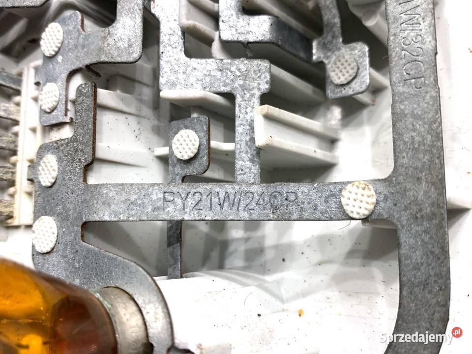 WKŁAD LAMPY PRAWY TYŁ AUDI A6 C6 Hatchback 0411