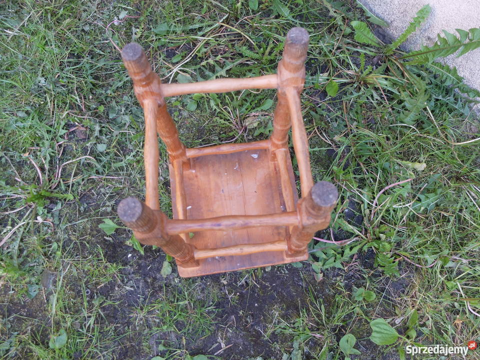 Drewniany taboret 547 Kościan sprzedam