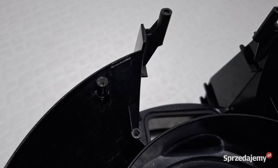 Dolna część obudowy korpusu urządzenia z dwiema śląskie