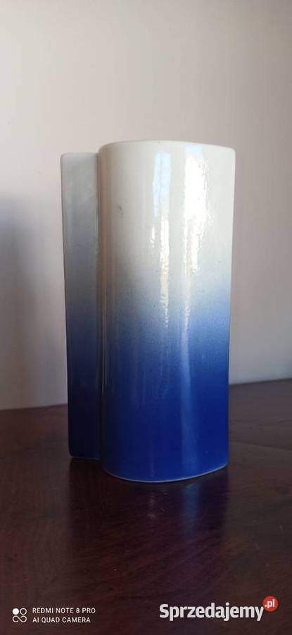 Wazon ręcznie zdobiony kwitami Data na spodzie Gdańsk