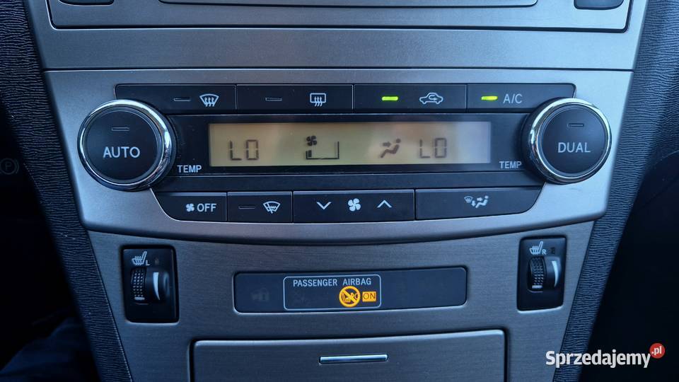 Toyota Avensis 20 D4D Executive Xenon Navi centralny zamek Zamość