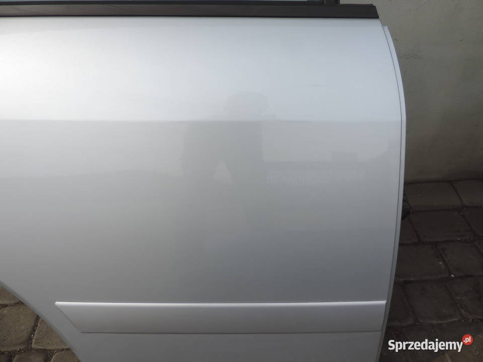 AUDI A2 DRZWI PRAWY TYŁ Motoryzacja Nowy Sącz