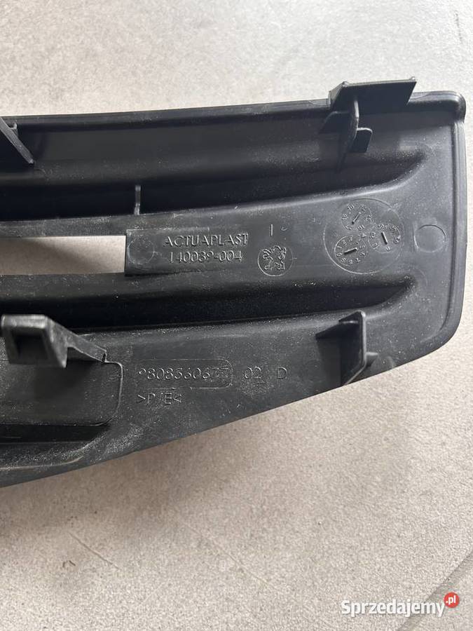 ZaślepkaKrata zderzaka Peugeot 508 Wojnicz