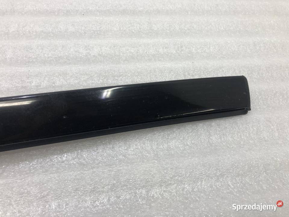 LISTWA ZGARNIAJĄCA LEWA DACIA DUSTER II