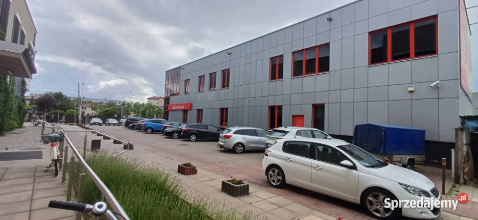 Budynek biurowo usługowy w ścisłym centrum